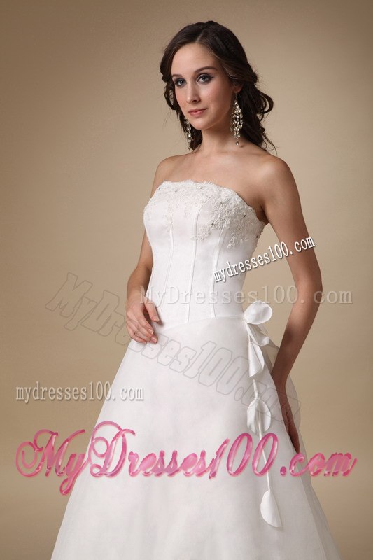Simple Strapless Appliques Wedding Dresses with Floor-length
