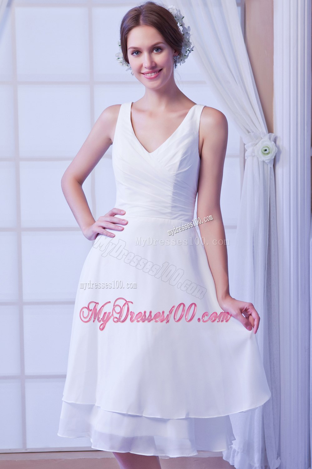 Simple V-neck Knee-length Wedding Dress with Zipper Up Back
