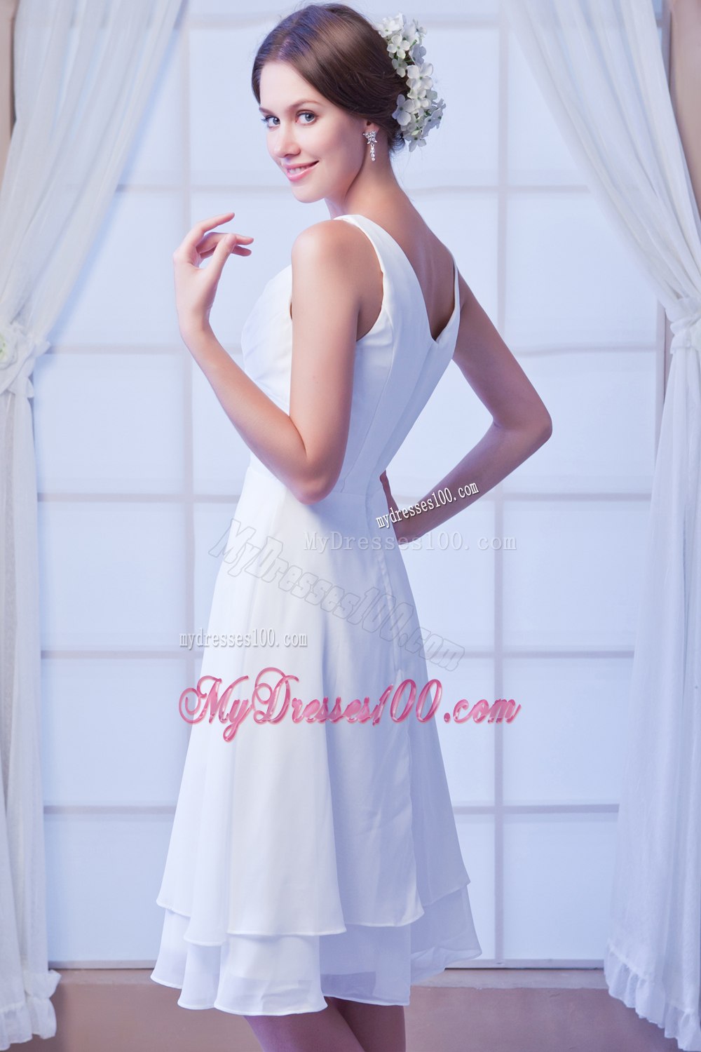 Simple V-neck Knee-length Wedding Dress with Zipper Up Back