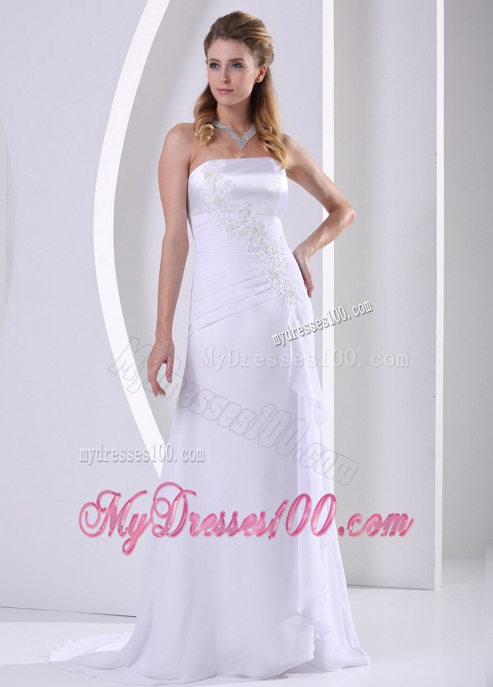 Simple Column Strapless Appliques and Ruching 2013 Wedding Dress