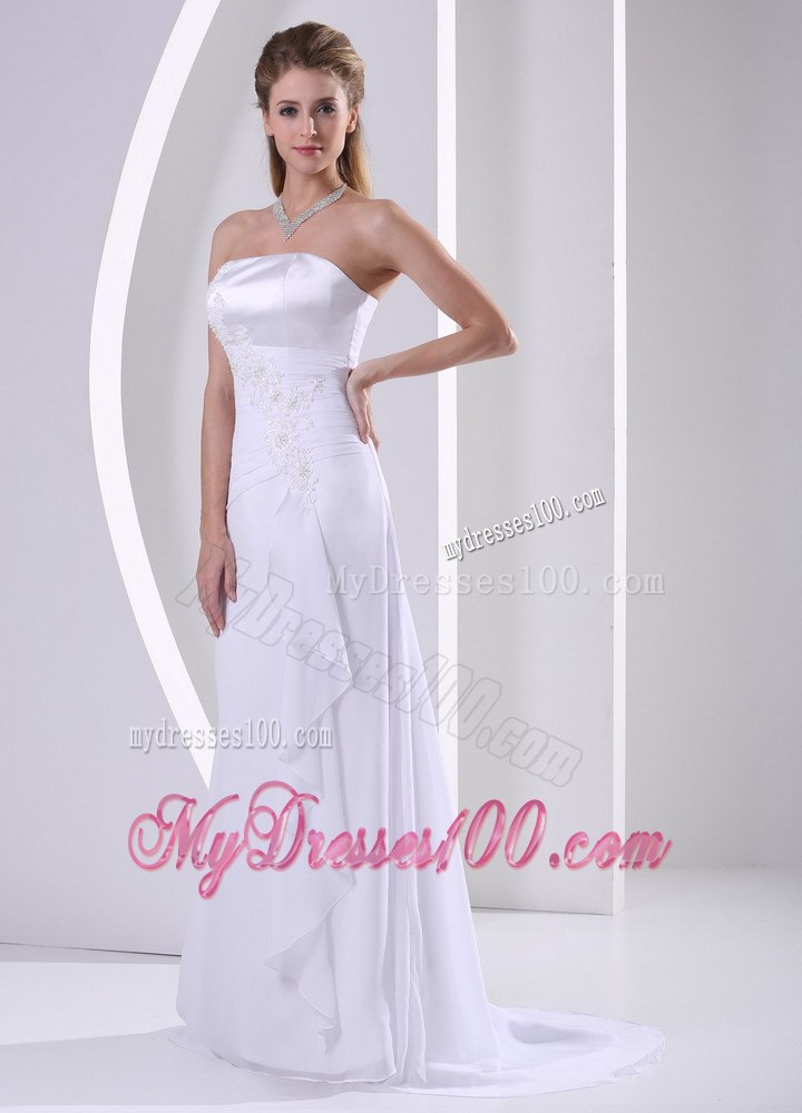 Simple Column Strapless Appliques and Ruching 2013 Wedding Dress