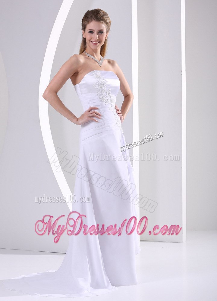 Simple Column Strapless Appliques and Ruching 2013 Wedding Dress