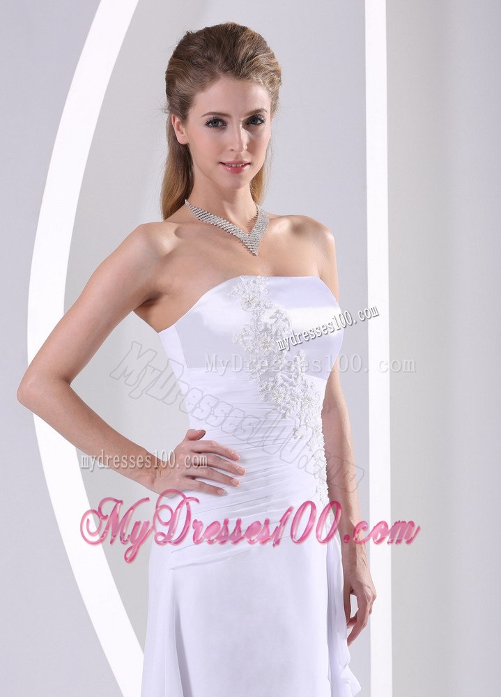 Simple Column Strapless Appliques and Ruching 2013 Wedding Dress