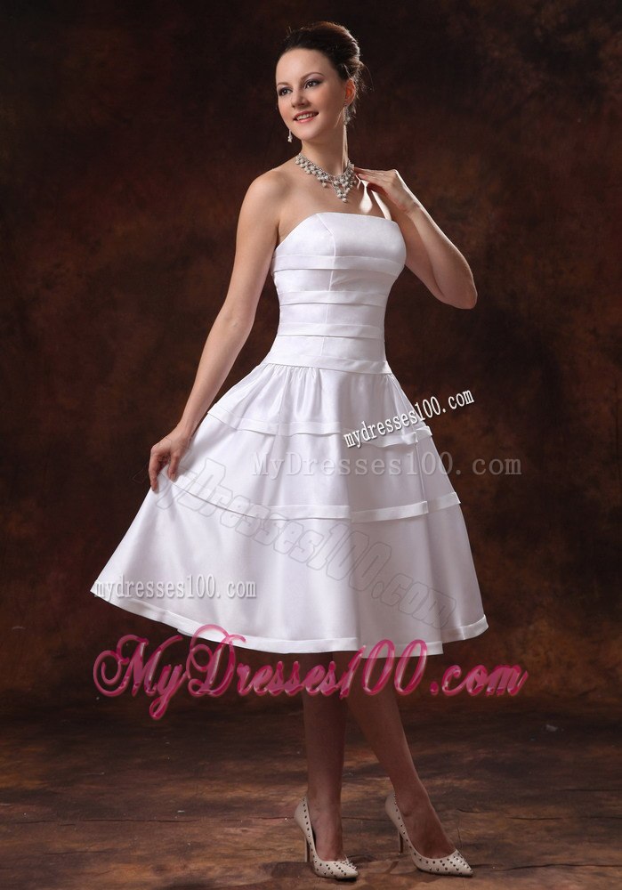 Simple Strapless Knee-length Wedding Dresses with Zipper Up Back