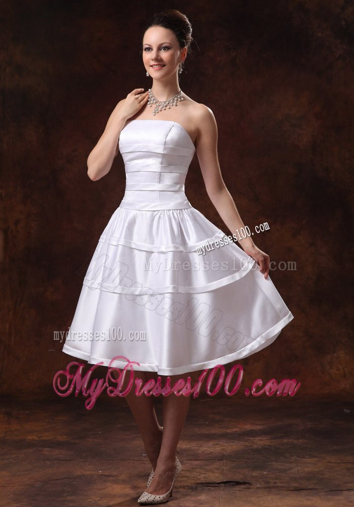 Simple Strapless Knee-length Wedding Dresses with Zipper Up Back