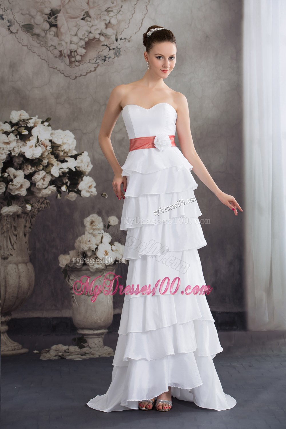 Sweetheart Hand Made Flowers Wedding Dress With Ruffled Layers
