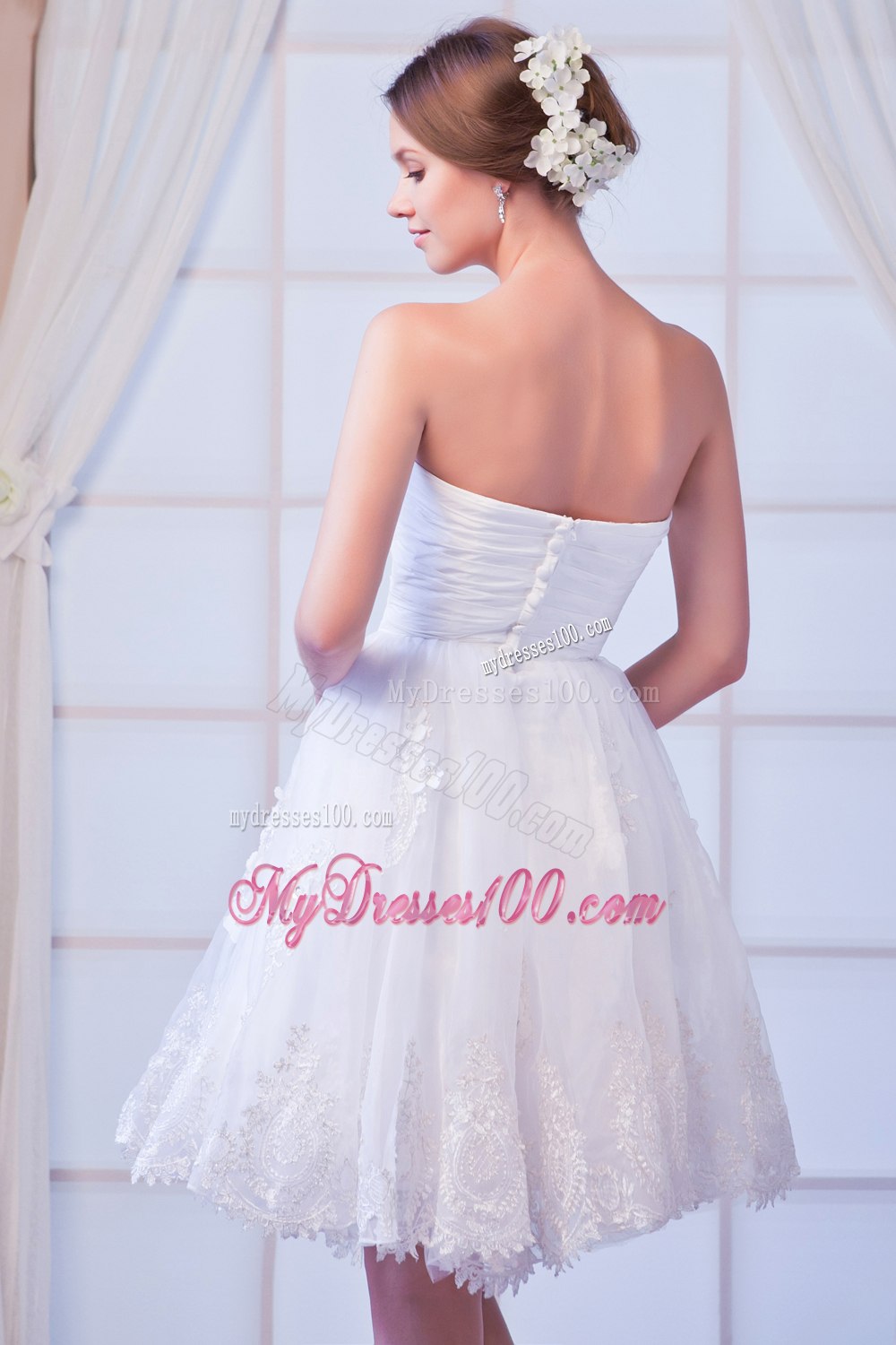 Beautiful Sweetheart Mini-length Appliques Beach Wedding Dress