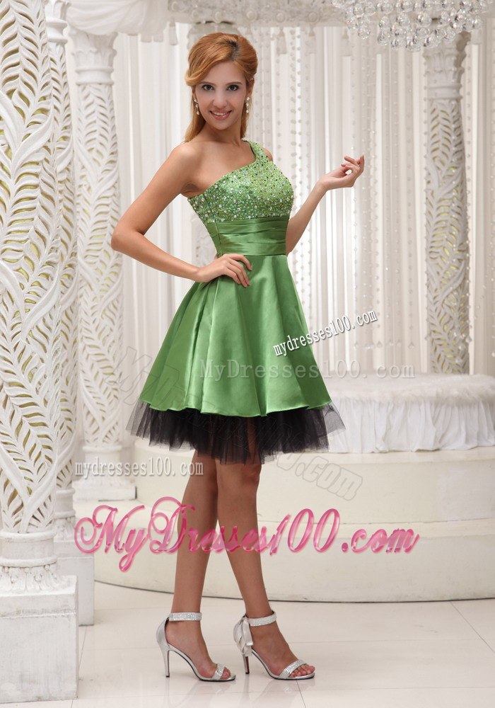 Green One Shoulder 2013 Prom Dress With Ruching and Beading