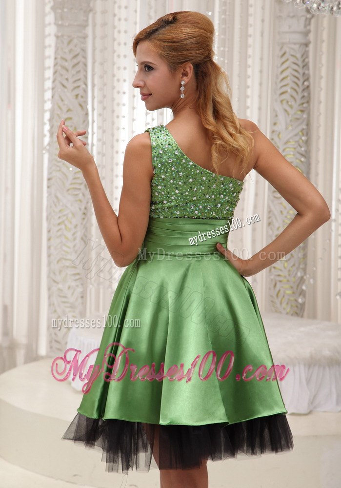 Green One Shoulder 2013 Prom Dress With Ruching and Beading