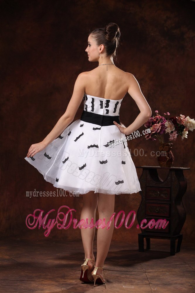 Black Appliques and Hand Made Flower Belt For White Cocktail / Homecoming Dress Mini-length