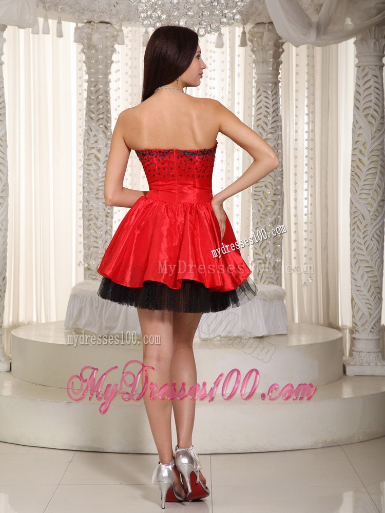Red and Black Column Sweetheart Beading Short Cocktail Dress