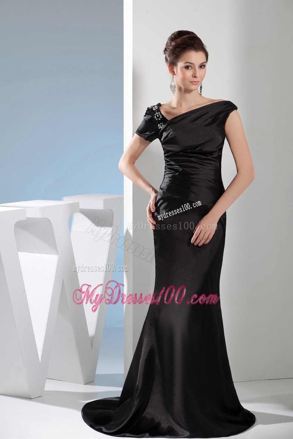 Black Asymmetrical Neckline Mother Bride Dress with Appliques