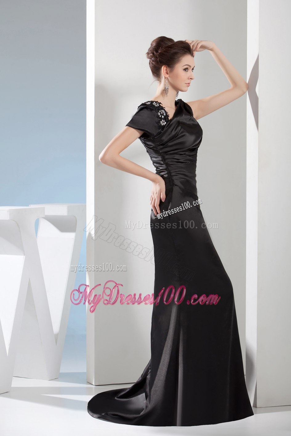 Black Asymmetrical Neckline Mother Bride Dress with Appliques