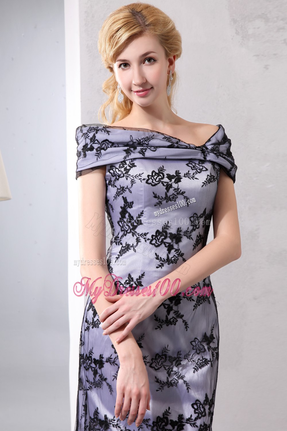 Asymmetrical Off Shoulder Black Lace Mothers Dress Mermaid Style