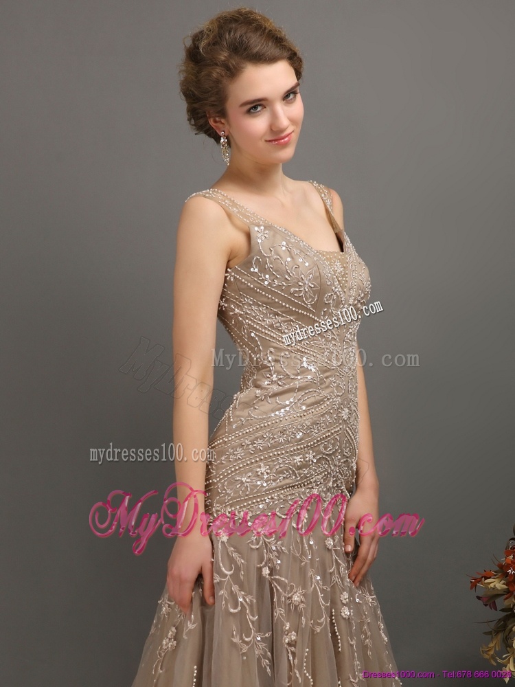 2016 Feminine Empire Mother of The Bride Dress with Brush Train and Appliques