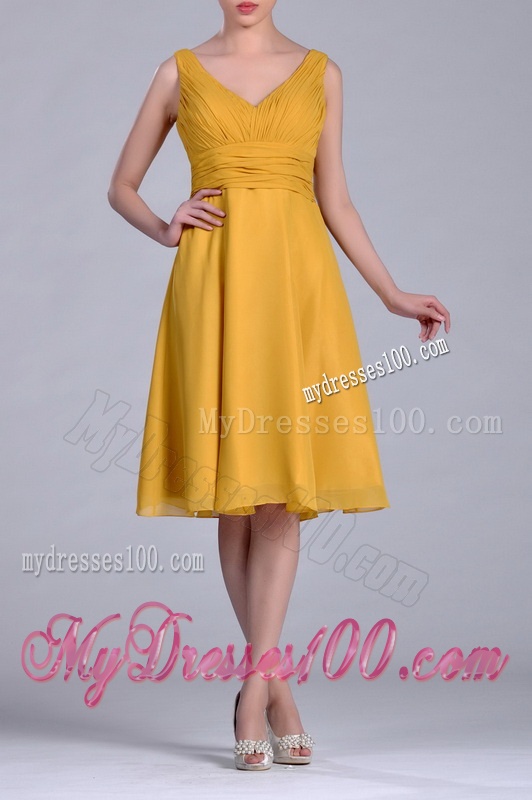 Latest Empire V Neck Ruched Gold Mother of The Bride Dress in Chiffon