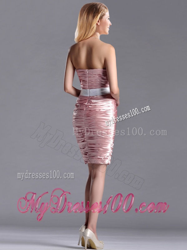 Lovely Column Peach Mother of The Bride Dress with Ruching and White Belt