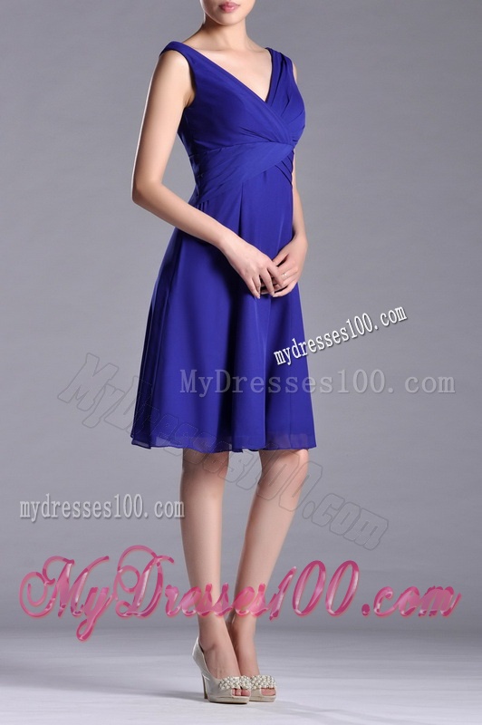 Modest Empire Chiffon Zipper Up Mother of The Bride Dress with V Neck