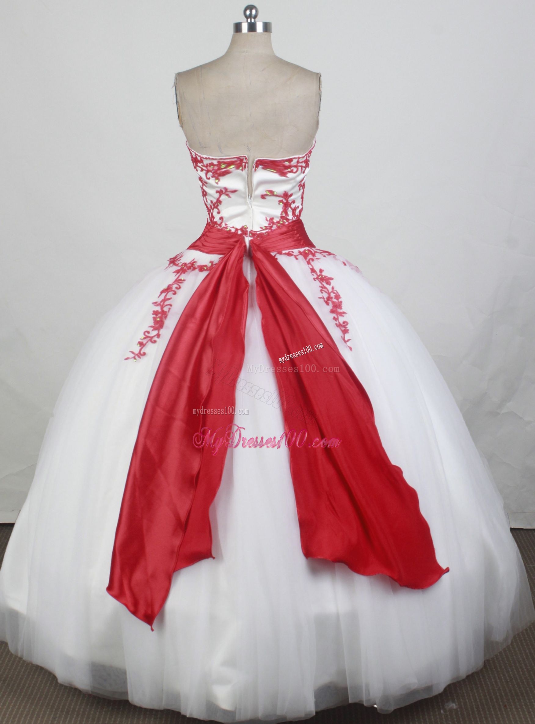 White Tulle Quinceanera Dresses with Red Appliques and Sash