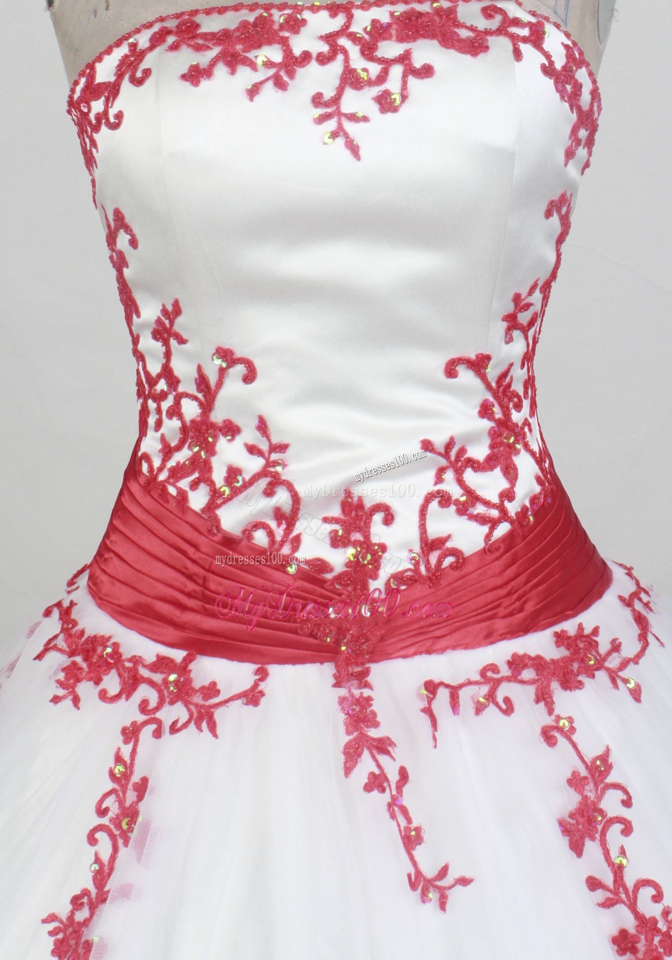 White Tulle Quinceanera Dresses with Red Appliques and Sash