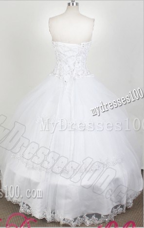 innocent Sweetheart White Quinceanera Gown with Layered Frilly Hemline