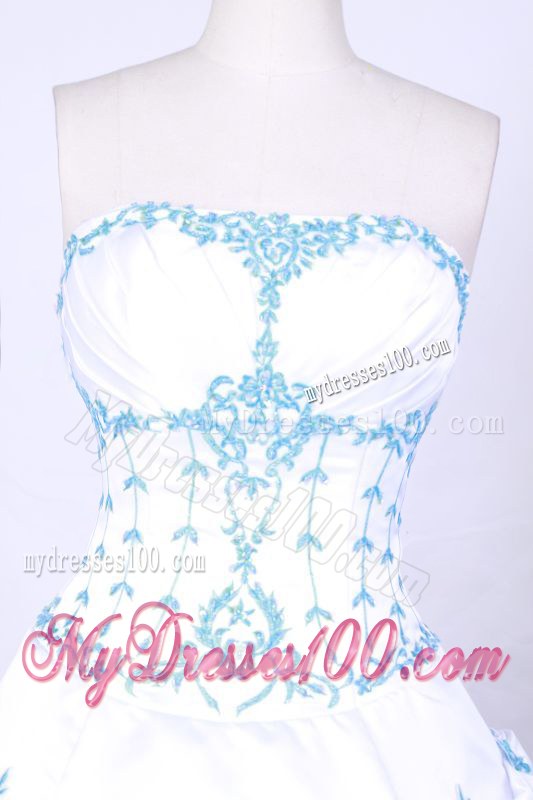 White Bodice and Pick-ups Sweet 15 Dresses with Blue Appliques