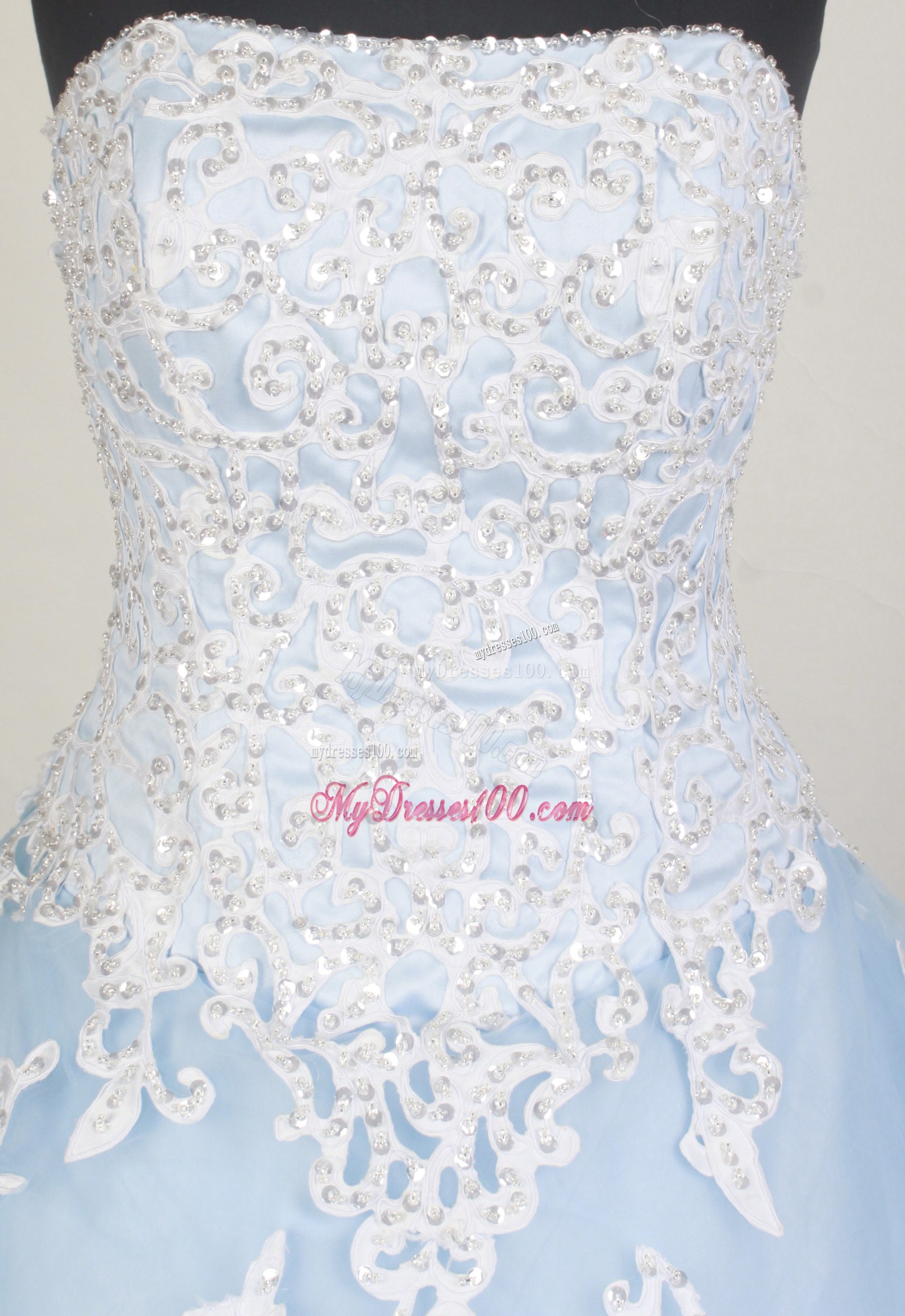 Beaded Appliques Decorate Dress for Quinceanera in Light Blue