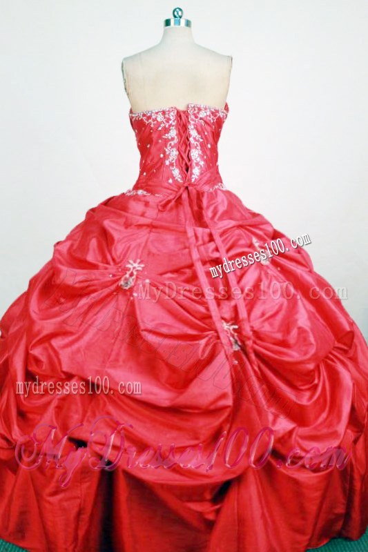 Popular Red Pick-ups Quince Dress Decorated with White Appliques