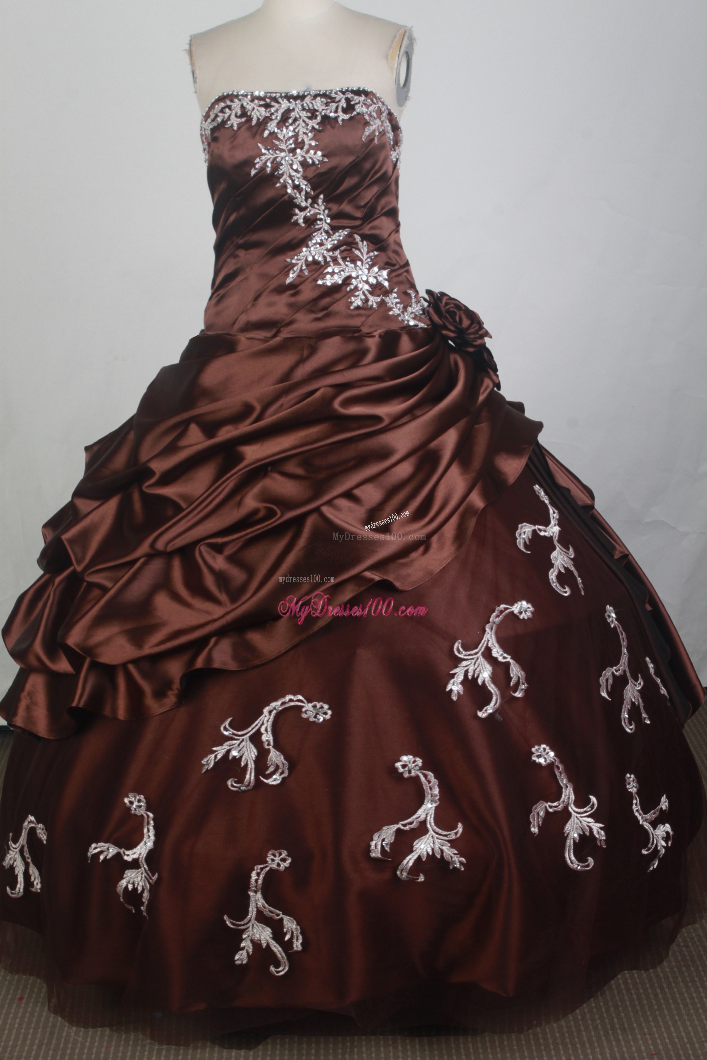 Exquisite Pick-ups and Appliques Accent Chocolate Dresses 16