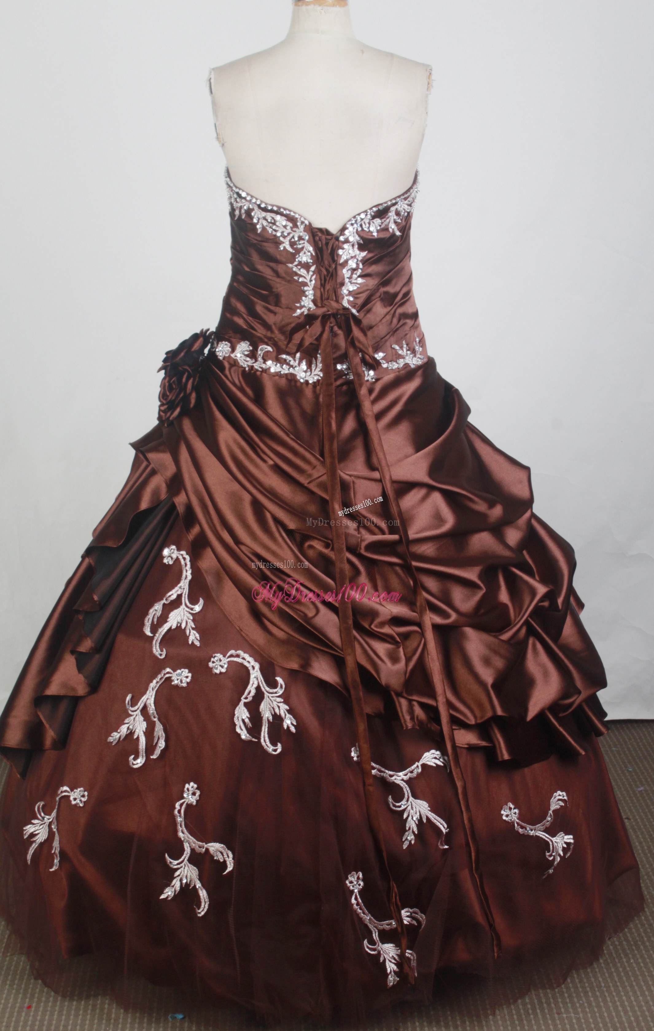 Exquisite Pick-ups and Appliques Accent Chocolate Dresses 16