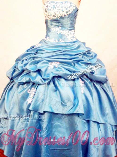 Ruching Appliques Layers and Pick-ups Decorated Sweet 16 Dresses