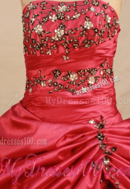 Beautiful Embroidery Puffy Taffeta Quinceanera Gowns in Red