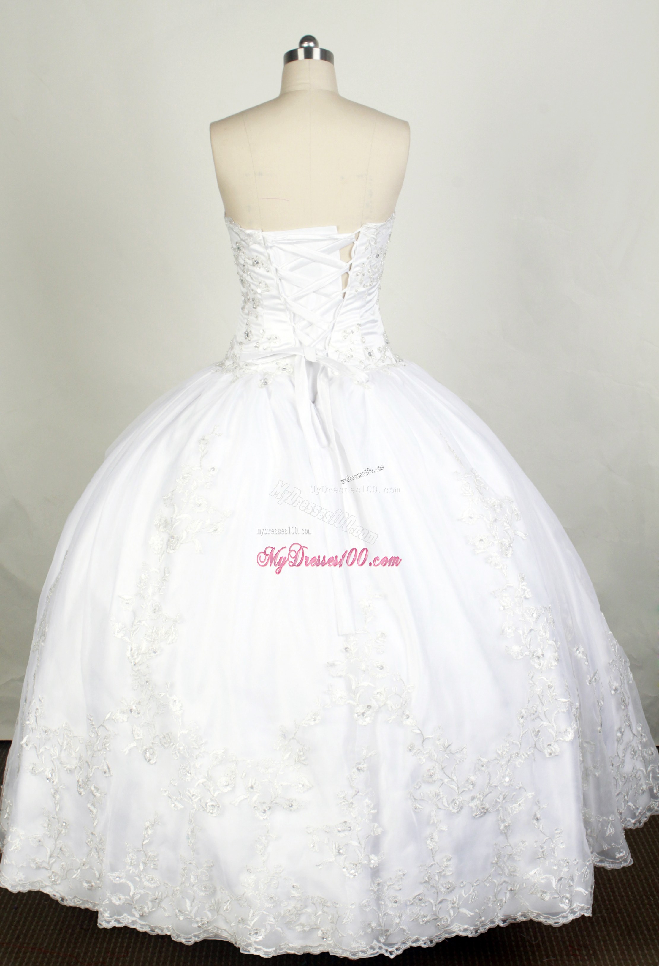 Puffy Quinceanera Dress Decorated with Jewelry and Lace Hemline