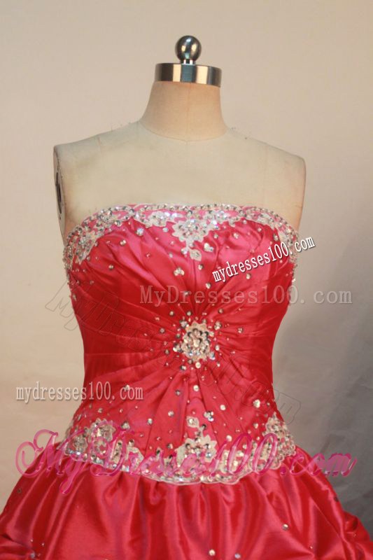 Romantic Beading Decorated Lace Flowers Sweet 16 Dresses in Red