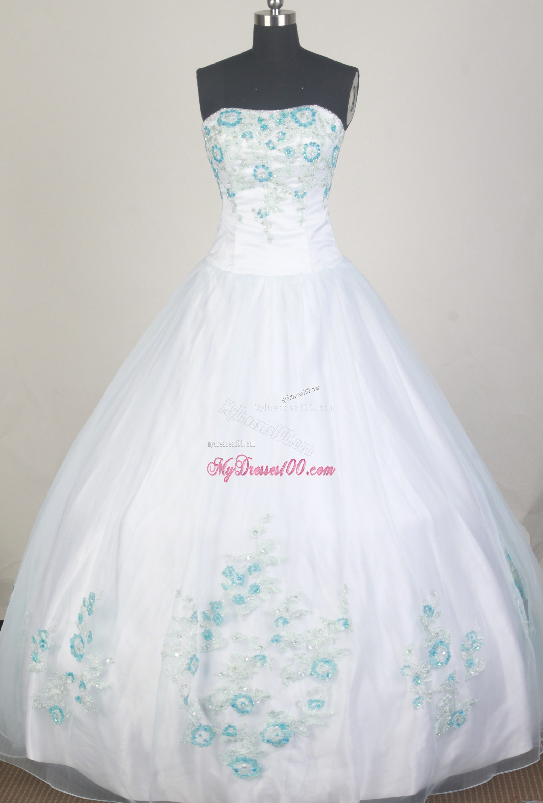 Blue Appliques Decorate on White Ball Gown Quinceanera Dress