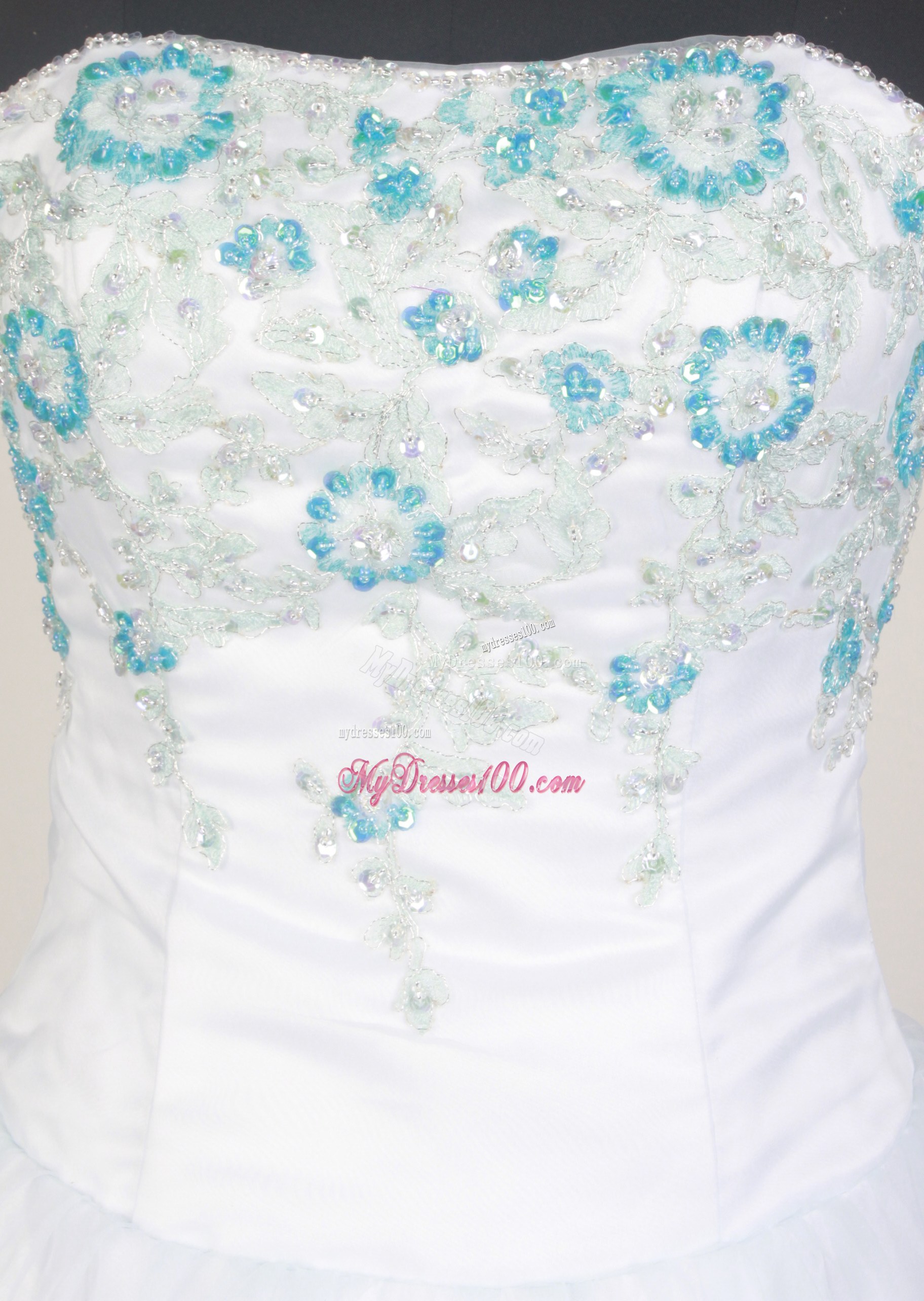 Blue Appliques Decorate on White Ball Gown Quinceanera Dress