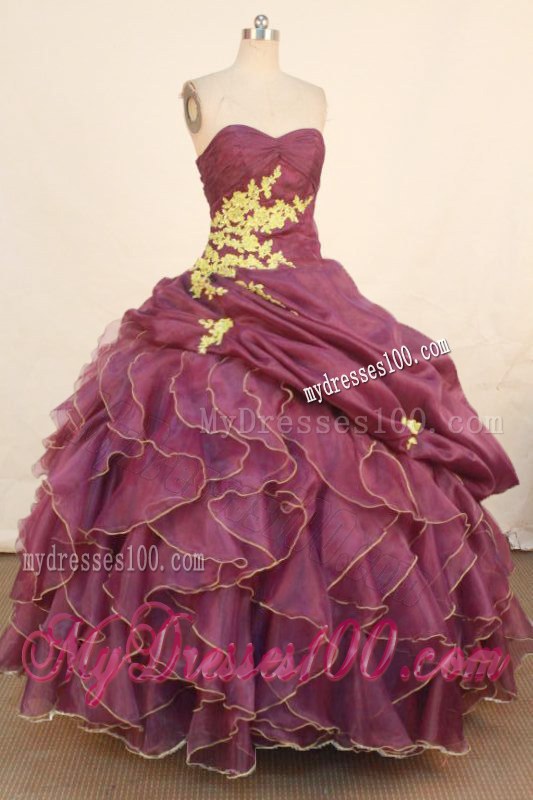 Special Sweetheart Dark Purple Quinces Dresses wit hRuffles and Applqiues