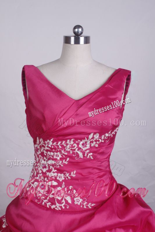 Fashionable V-Neck Pick-ups Sweet 15 Dresses with Lace Hemline
