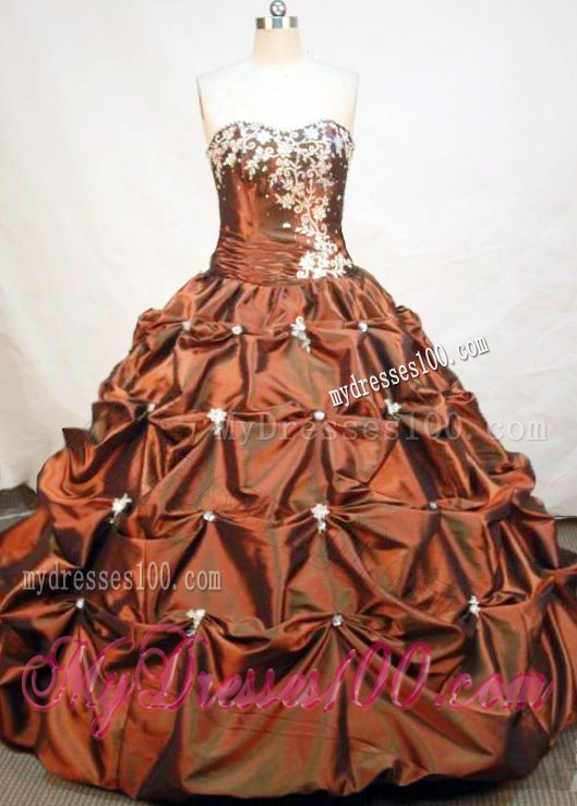 Quinceanera Dresses with Ruching Pick-ups and Appliques