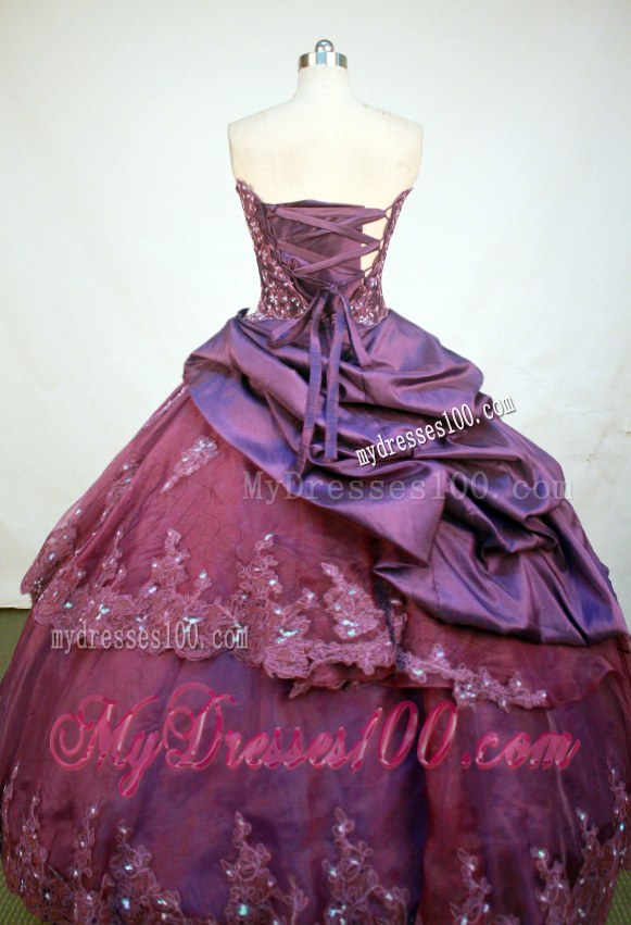 Appliques Decorate Hemline Burgundy Dresses with Drapped Skirt
