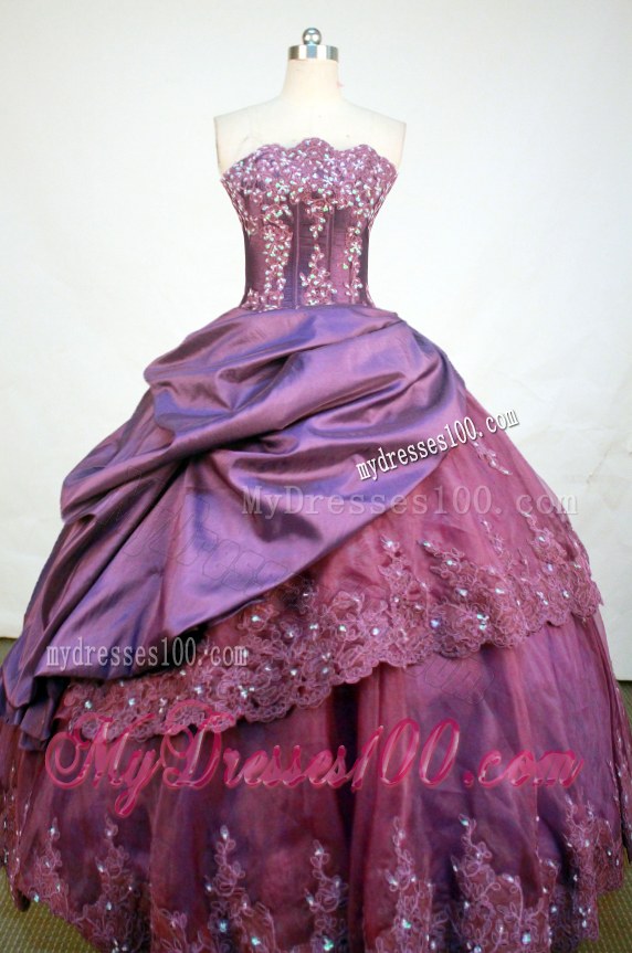 Appliques Decorate Hemline Burgundy Dresses with Drapped Skirt
