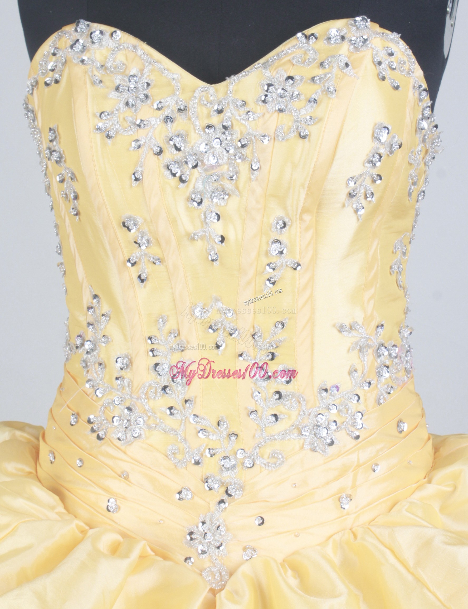 Popular Yellow Pick-ups Sweetheart Quinceanera Dresses with Beading