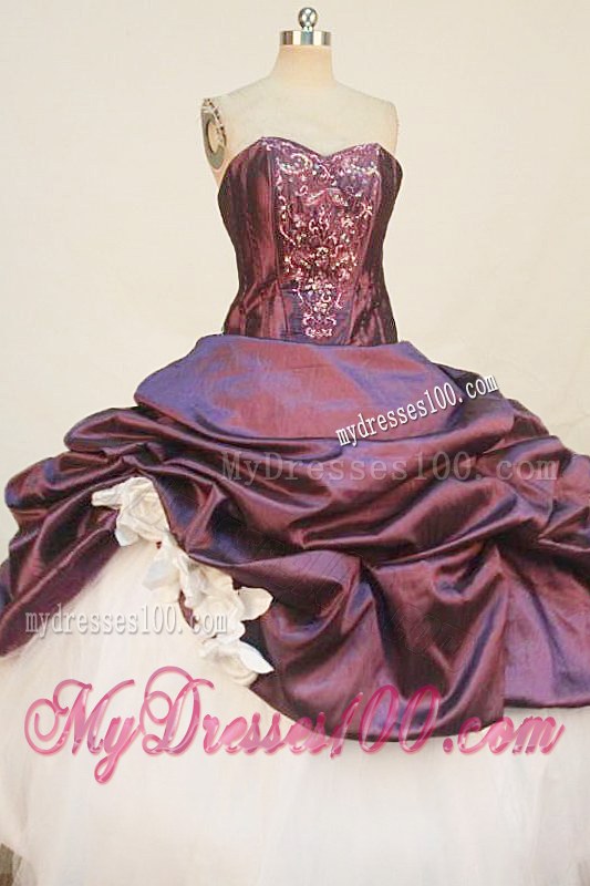 Sweetheart Bodice Sweet 16 Dresses with White Flowers and Pick-ups