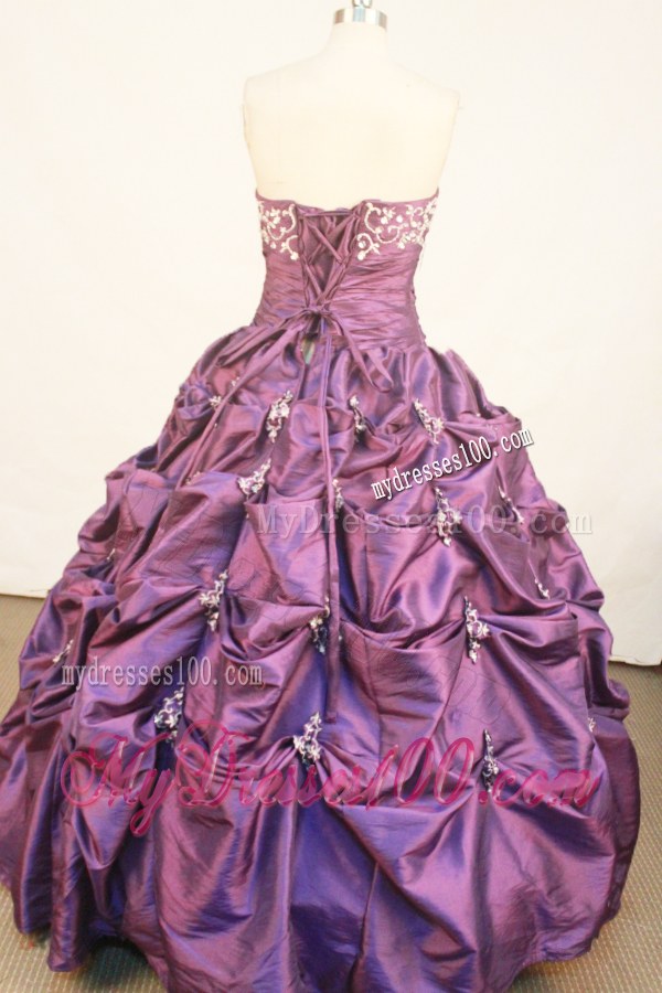 Elegant Purple Appliques Pick-ups Lace-up Back Quince Dresses