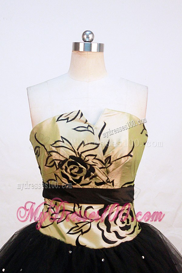 Elegant Gold and Black Dress for Quinceanera with Print