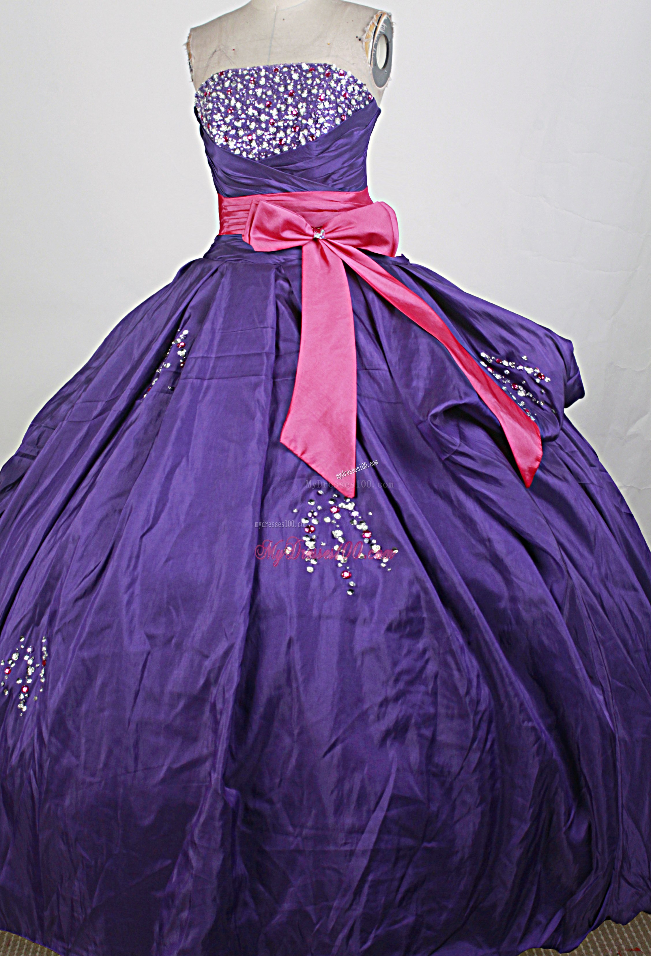 Ruching Sweet 15 Dresses Decorated with Colored Diamond and Red Satin Bows