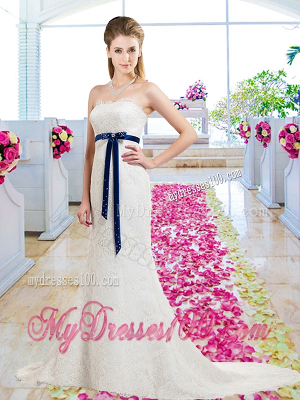 Affordable Column Strapless Lace Wedding Dresses with Bowknot
