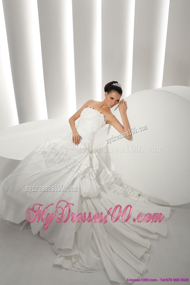 Unique White Brush Train Strapless 2016 Bridal Dresses with Ruffles