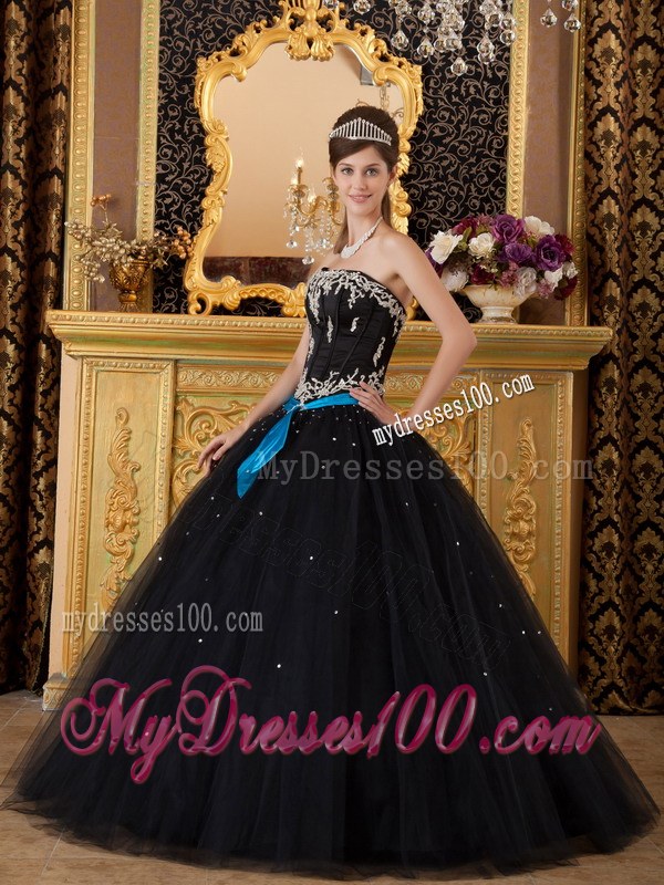 Dress for Sweet 15 in Black Strapless with Appliques and Sash