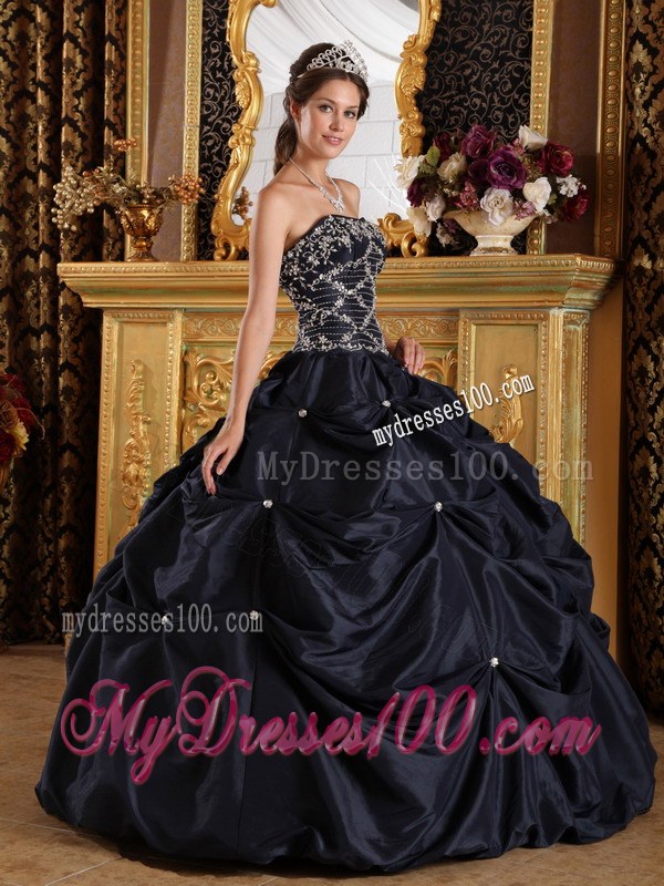 Black Ball Gown Strapless Beading Taffeta Quinceanera Dresses